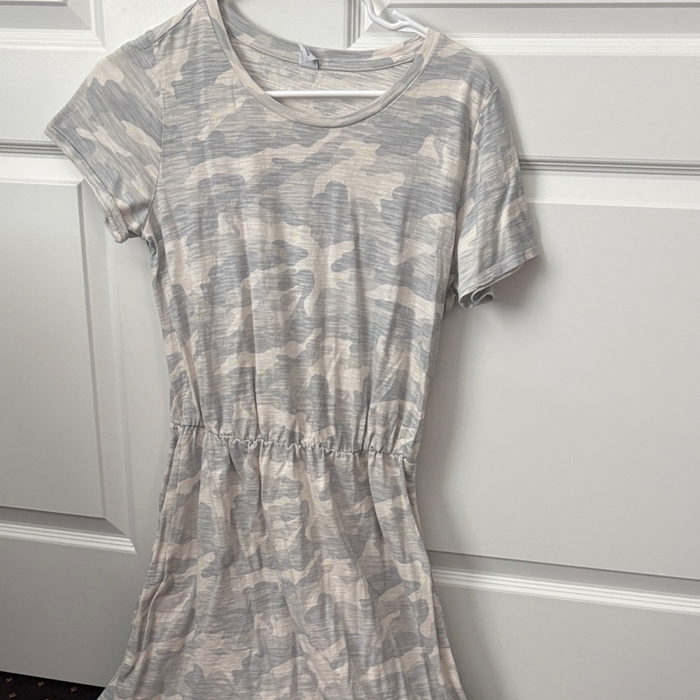 Old navy Gray and Cream Camo Dress